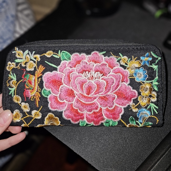 Handbags - Floral Embroidered Wallet